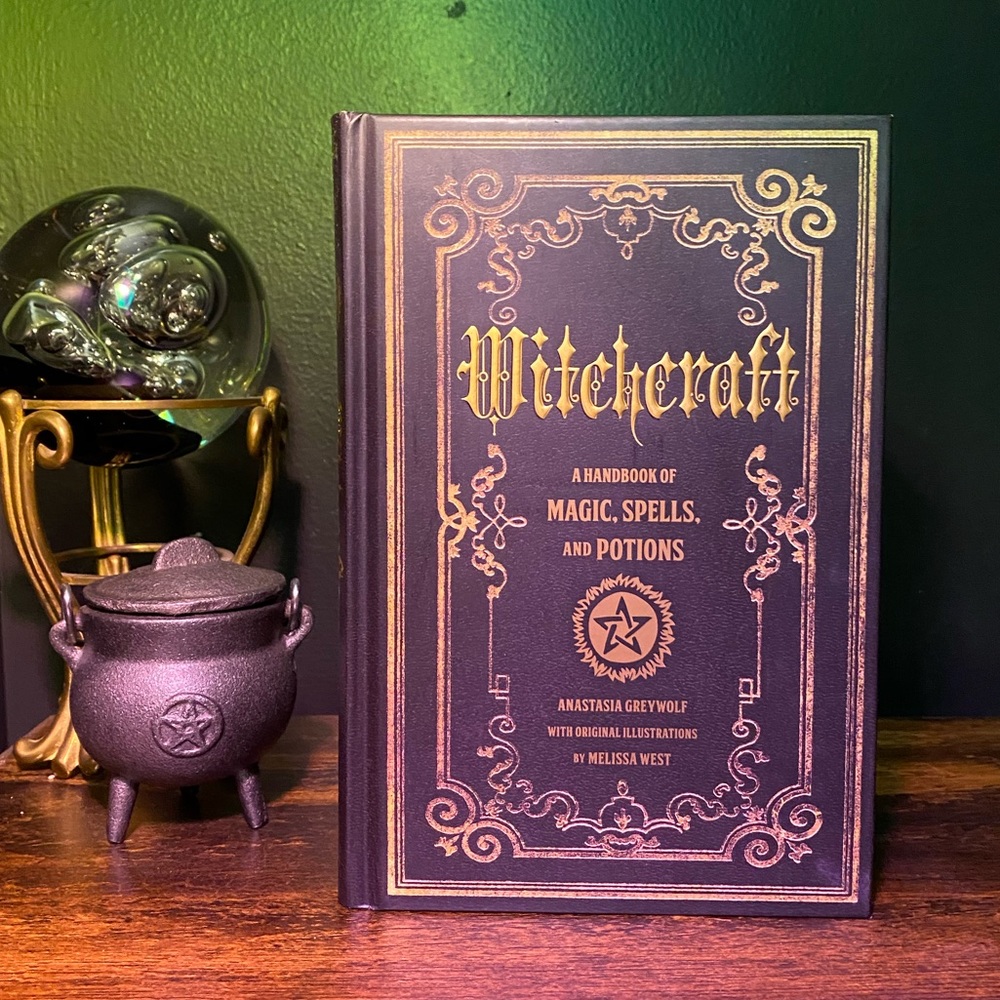 Witchcraft : A Handbook of Magic Spells and...